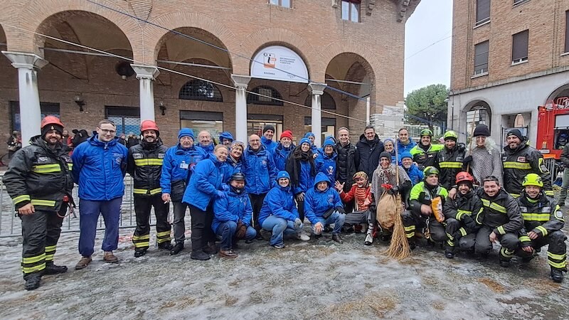 Neve e pioggia non fermano la festa solidale